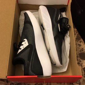 NIKE Men's Lunarcharge BR Men’s US 9.5 942059-001